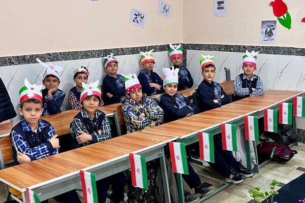 جشن انقلاب در ناحیه دو شهرری با حضور معاون پرورشی و فرهنگی شهرستانهای استان تهران 