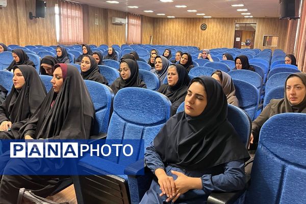 برگزاری دوره ضمن خدمت «گرمایش زمین» ویژه مراقبین و رابطین سلامت مدارس