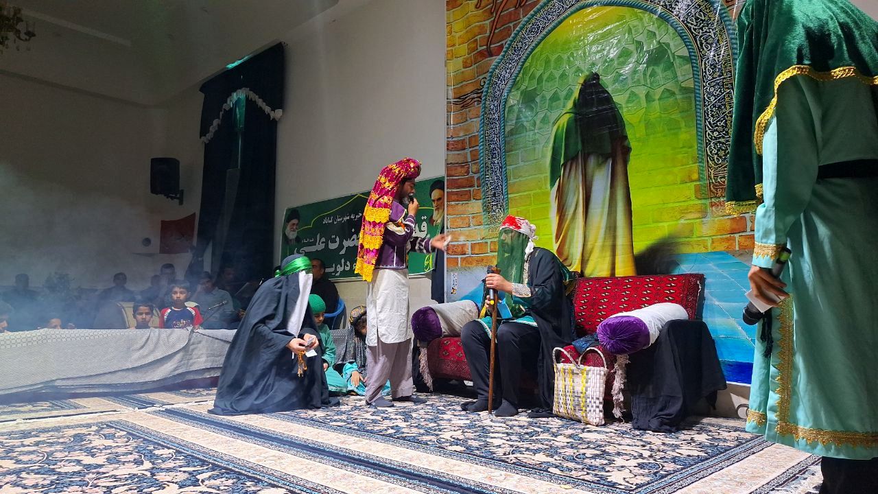 اجرای نمایشنامه(در دامن محراب)در قدمگاه امیرالمومنین گناباد  