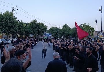 حضور پرشور عزاداران در مراسم سینه زنی تاسوعا حسینی 