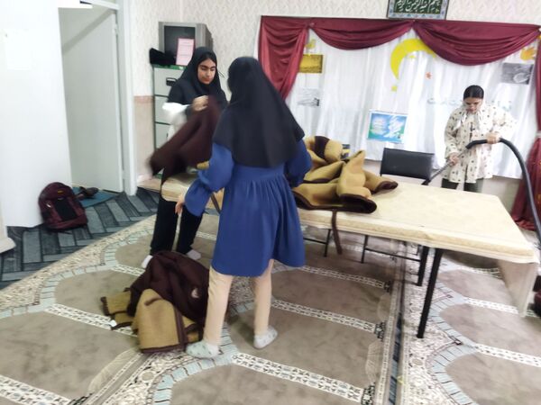 فضاسازی نمازخانه مدرسه الزهرای اهر برای مهر ماه