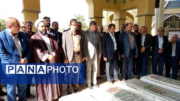 تجدید میثاق استاندار اصفهان با شهدای نجف‌آباد