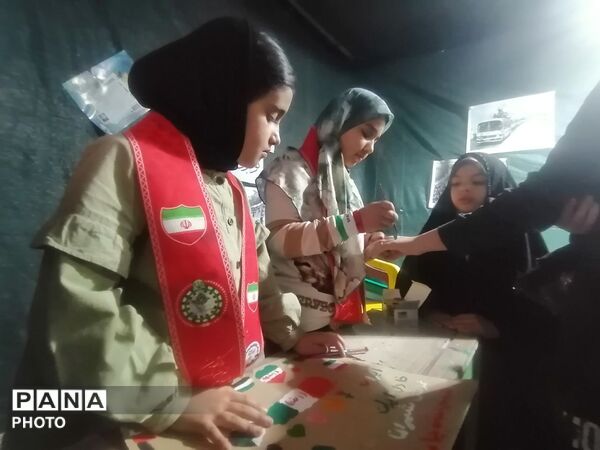 فعالیت دانش‌آموزان پیشتاز در موکب سازمان دانش‌آموزی ابرکوه 