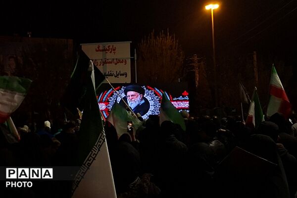 قرچکی‌ها خیابان را رها نمی‌کنند