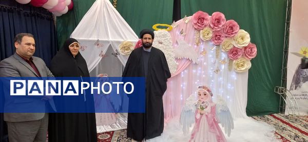 جشن عبادت ۱۳۰۰ نفر از دختران منطقه ۱۰ در مهدیه امام حسن مجتبی(ع)