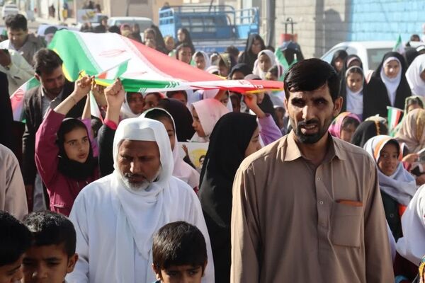حضور پرشور شیعه و سنی دهستان رمشک در یوم‌الله ۲۲ بهمن