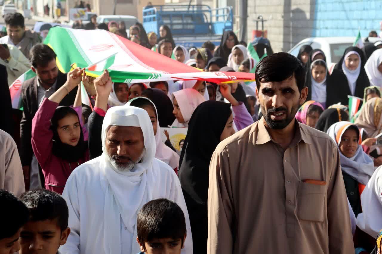 حضور پرشور شیعه و سنی دهستان رمشک در یوم‌الله ۲۲ بهمن