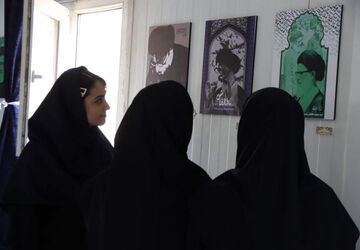 برپایی نمایشگاه پوستر «پدر طالقانی» با حضور فرزندانش در اسلامشهر