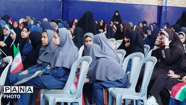 هم‌نوایی هزار دانش‌آموز مدارس شهرستان فردیس در سوگ رهبر شهید
