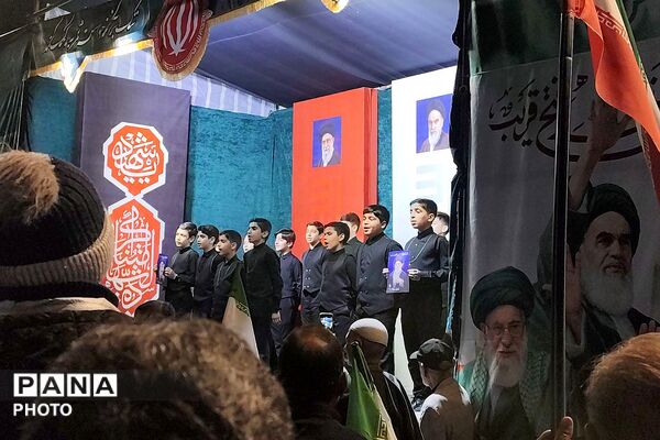 حضور فرهنگیان و دانش آموزان دبستان شهید قلنبر ناحیه دو شهرری در تجمعات شبانه