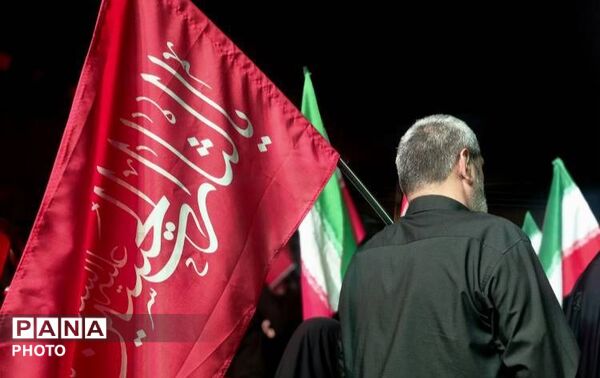 وقتی تمام شهر، رنگ سوگ او را به خود می‌گیرد