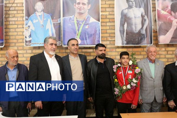 تجلیل از قهرمان مسابقات کشتی غرب آسیا