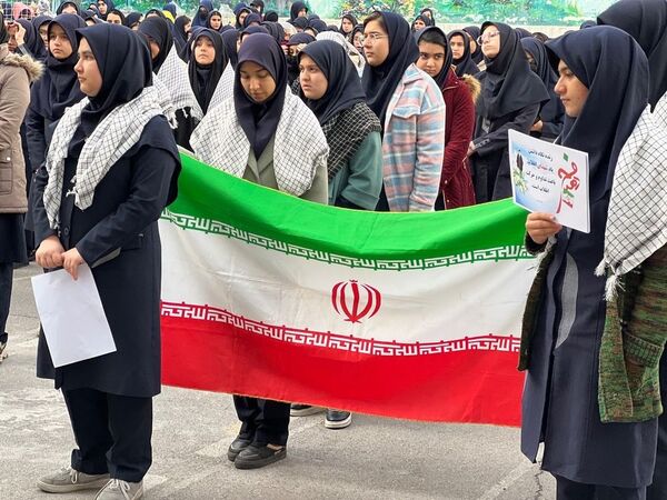 زنگ انقلاب در دبیرستان شاهد تکتم نواخته شد