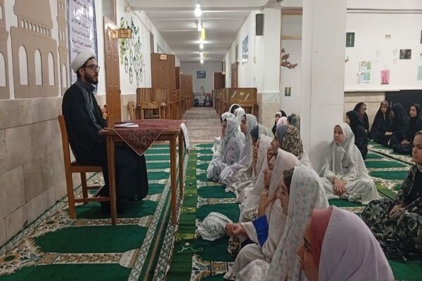 جلسه هفتگی توسل به آقا امام زمان (عج) در خوابگاه دخترانه شهید مجید دهنوی 