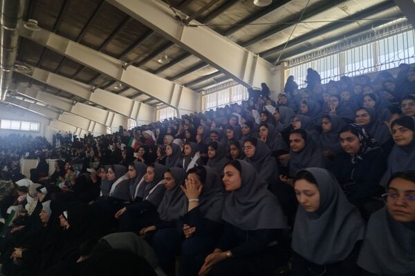 برگزاری جشن روز دختر در سالن کارگر فاروج