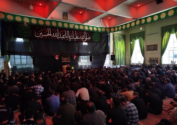 مراسم ظهر تاسوعا حسینی در مسجد شهدای گمنام 