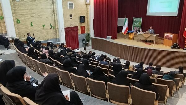 رونمایی از بسته «ایرانمون» در کارگاه تخصصی پرورشی شهرستان اسکو
