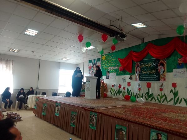 زنگ انقلاب در مدرسه بنت‌الهدی صدر با حضور مسئولین نواخته شد 