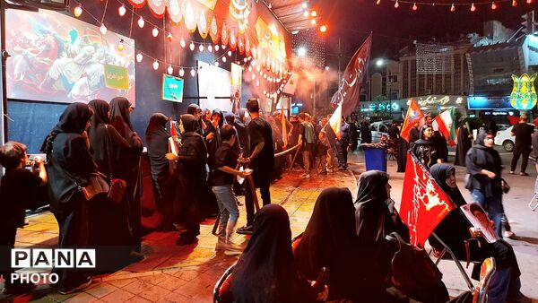 مشهدی‌ها شب گذشته چشم‌انتظار رهبر شهیدشان بودند