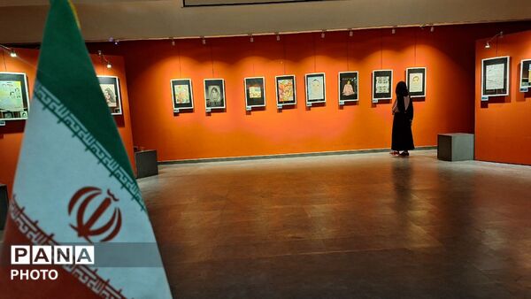 روایت هنرمندانه دانش‌آموزان مشهدی از شهدای میناب در نمایشگاه «زنگ پرواز»