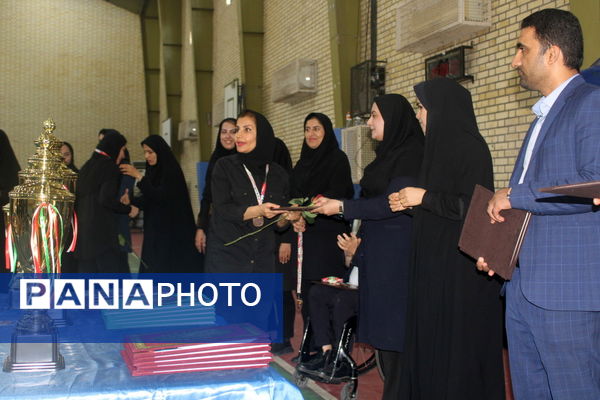 مسابقات تنیس روی میز فرهنگیان یادواره شهدای تربیت‌بدنی در سالن آزادگان استان بوشهر 