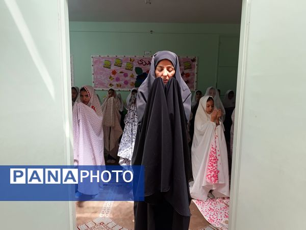 نواختن زنگ مهر و نماز در مدرسه ۲۲بهمن