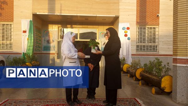روز پرستار روز مهر و فداکاری در مدرسه هوشیار ناحیه ۱ مشهد مقدس 