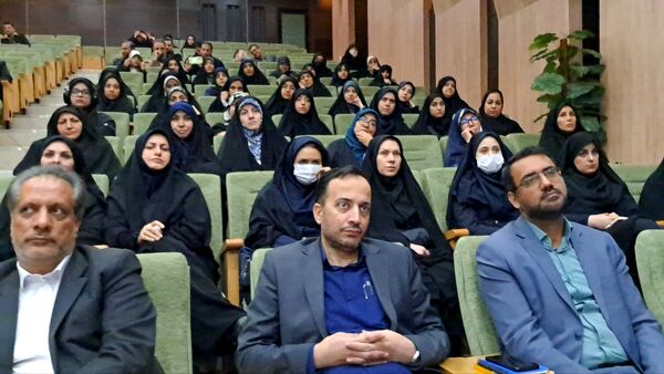 رونمایی از کتاب "اردک دیوانه" 