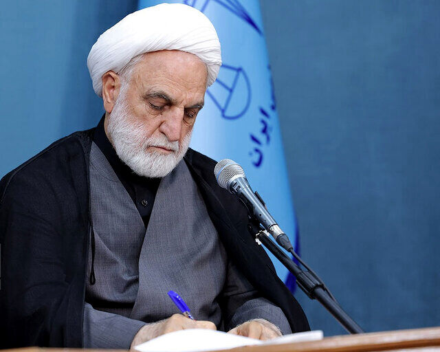 دشمن منتظر خالی شدن خیابان‌هاست، اما این آرزو را به گور می‌برد