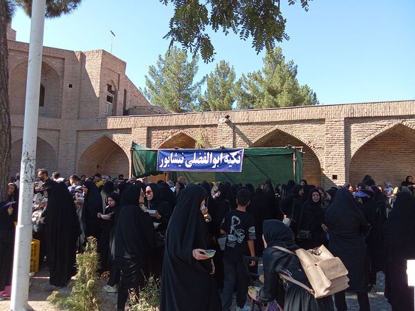 جاماندگان اربعین حسینی در  راهپیمایی حرم تا حرم نیشابور 