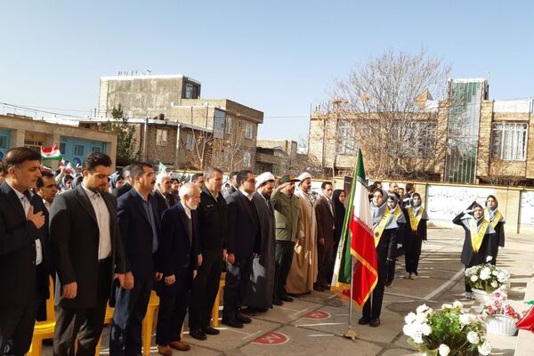 جشن سالگرد پیروزی انقلاب اسلامی در مدارس شهرستان صحنه