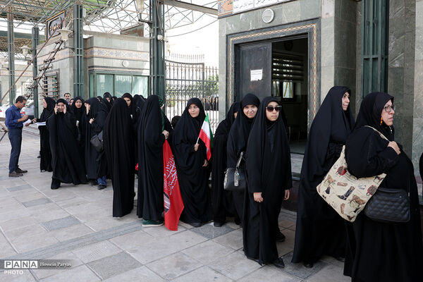 برگزاری همایش بزرگ جمع‌خوانی دانش‌آموزان با اجرای سرود و نوحه حماسی «باید برخاست»