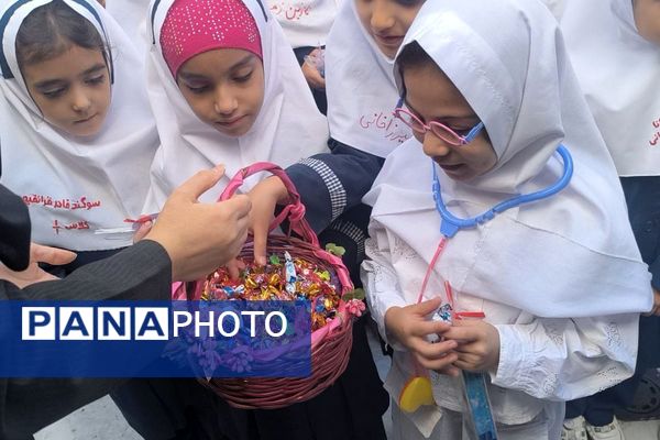 دبستان کیهانی، غرقِ در شور و نشاط میلاد حضرت زینب (س) 