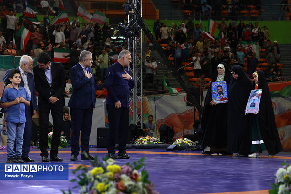 جشن قهرمانی تیم‌های ملی کشتی آزاد و فرنگی ایران