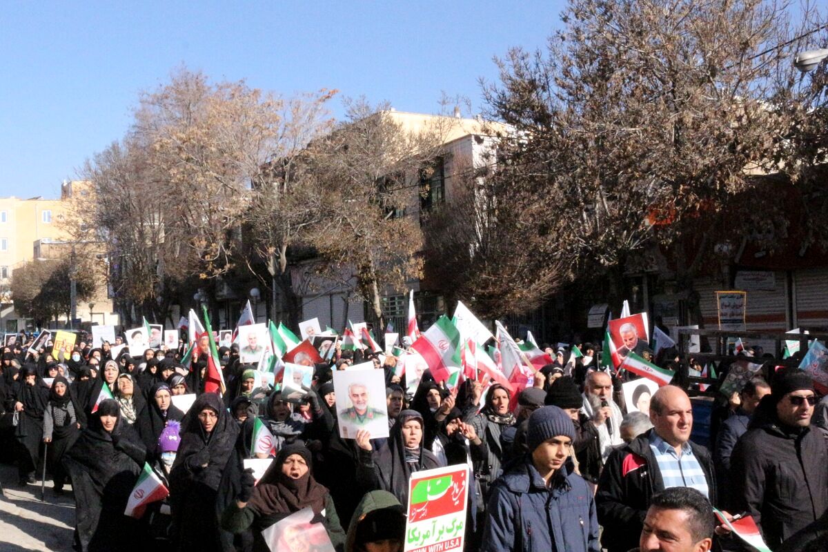 راهپیمایی محکومیت اقدامات تروریستی آمریکا و رژیم صهیونیستی در شهرستان فیروزکوه