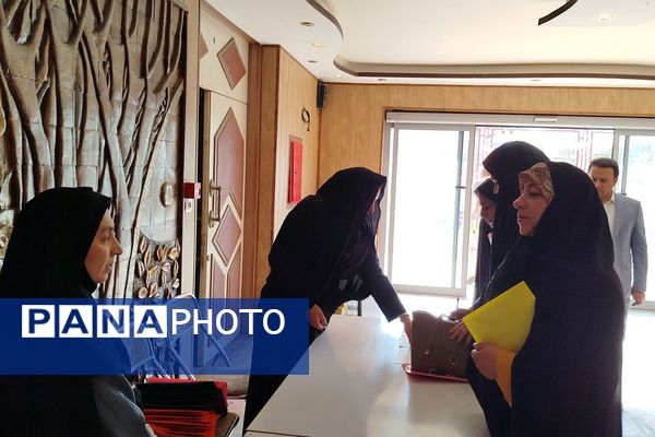 حضور مدیران ناحیه دو شهرری در مراسم تقدیر از مدیر و معاونین اسبق ناحیه 