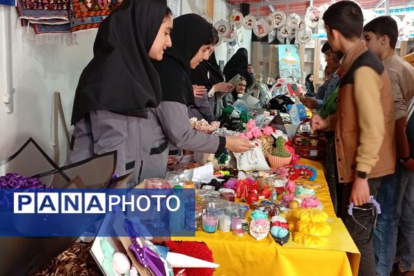 بازارچه خلاقیت؛ جشن خوداتکایی دختران خدیجه‌الکبری در قالب دست‌سازه‌ها و طعم‌ها