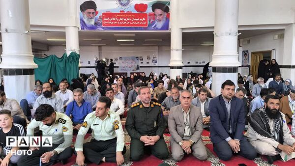 افتتاحیه طرح سودای بندگی با حضور دانش‌ آموزان در مصلای بیرانشهر