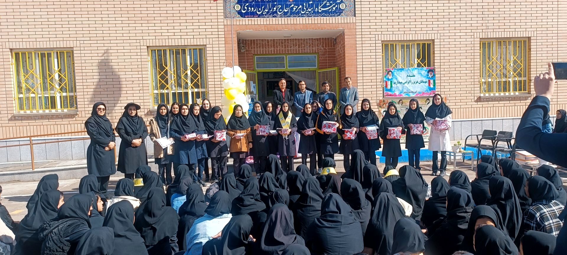 جشن ستارگان در دبیرستان نیایش شهرستان باخرز