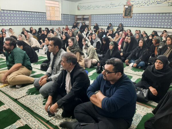 اولین جلسه هدایت تحصیلی برای والدین در دبیرستان صدیقه یک 