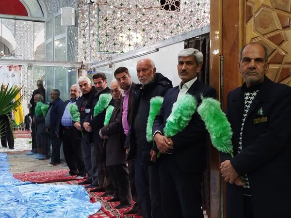آیین غبارروبی ضریح مطهر امامزاده حمزه بن موسی کاظم (ع)