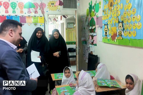 بازدید مدیر اداره تعلیم و تربیت شهرستانهای استان تهران از کودکستان فدک ناحیه دو شهرری 