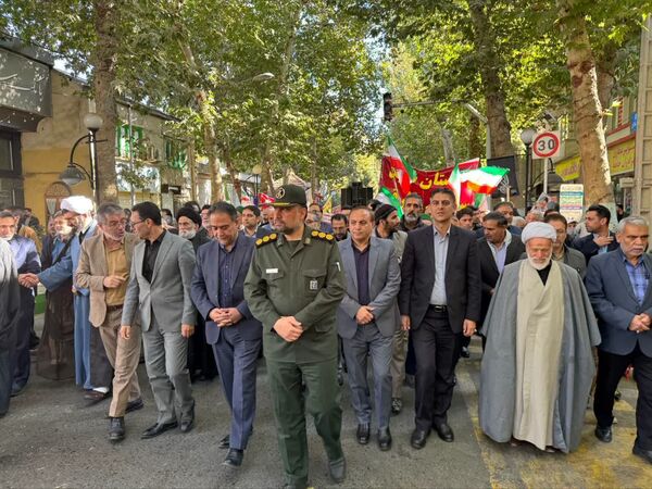 حضور پرشور مردم در راهپیمایی ۱۳ آبان طرقبه