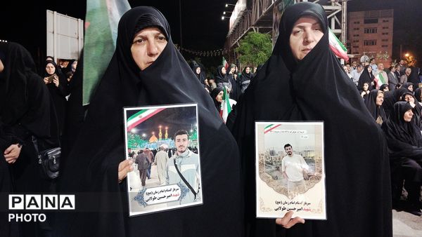 تجدید بیعت با رهبر و آرمان‌های انقلاب در خرم آباد