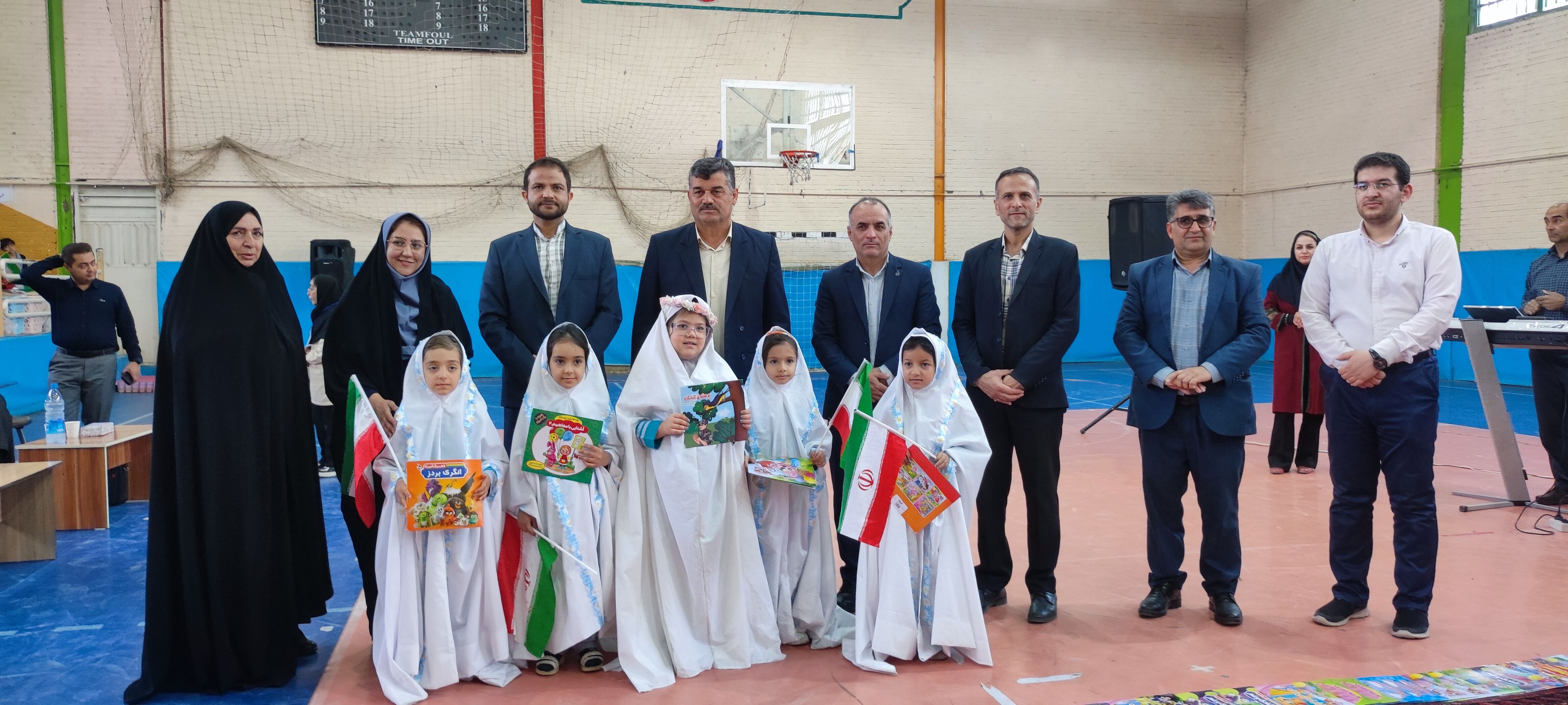 جشنواره هویت ملی کودکان در محل سالن ۱۳ آبان شیروان