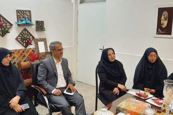 برپایی نشست ادبی به مناسبت بزرگداشت روز معلم و سعدی شیرازی