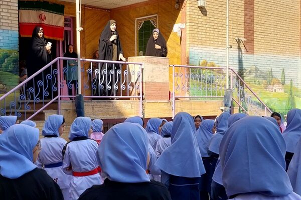 برگزاری نمایشگاه به مناسبت «هفته پدافند غیرعامل» در دبستان شهید مجید مجیدی ناحیه دو شهرری 