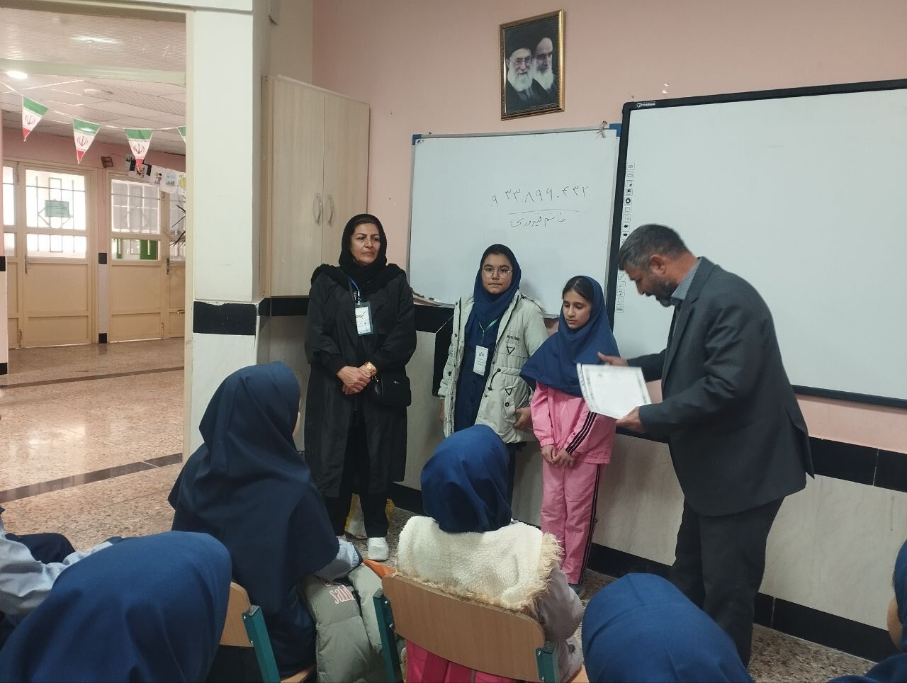 مسابقات دارت در مدرسه دخترانه ضحی ۲