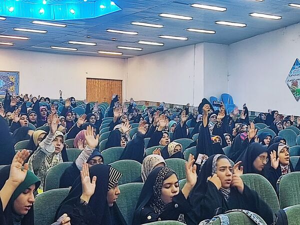 برگزاری اردو یاوران ولایت دختران متوسطه اول استان اصفهان