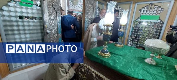 آیین غبارروبی ضریح مطهر حضرت علی‌بن‌امام‌محمدباقر(ع) 